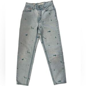 LEVI’S | Floral Embroidered Mom Jeans | Size 24